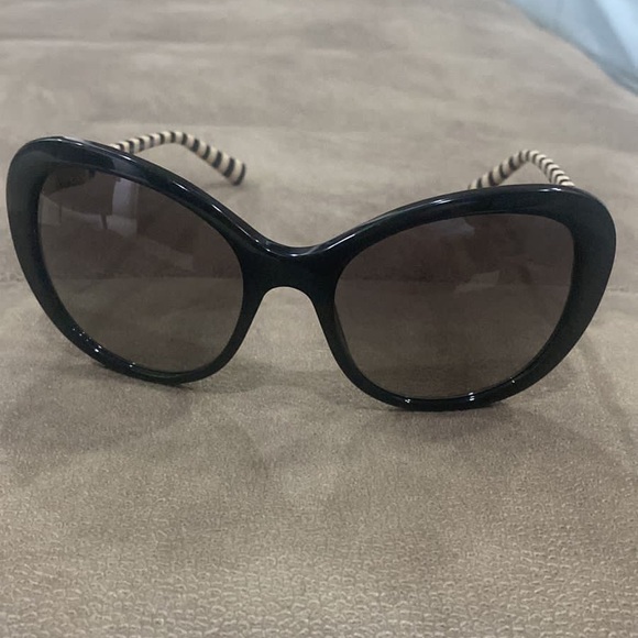 Giorgio Armani sunglasses(Authentic) - Picture 5 of 7
